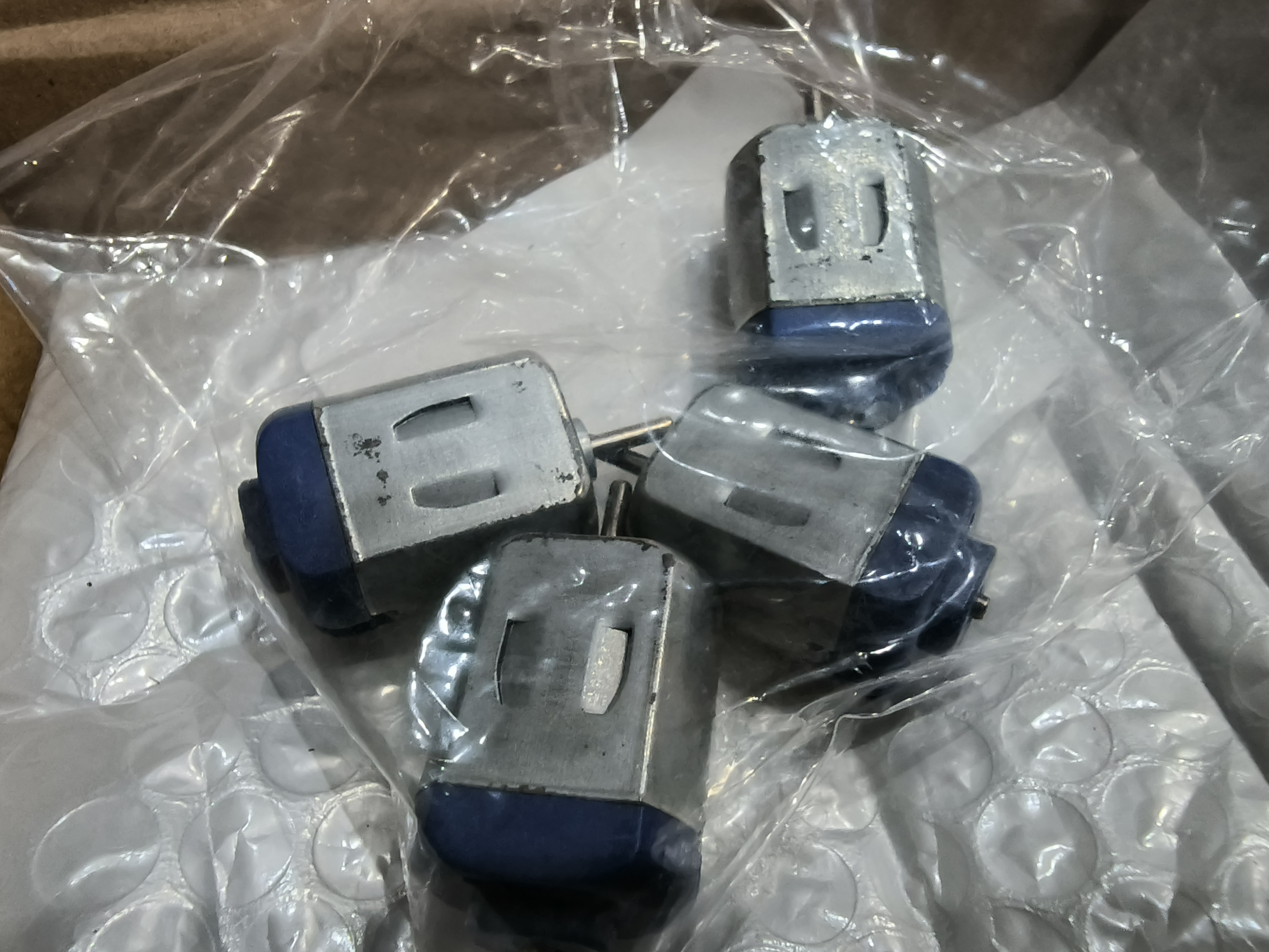 汇君（HUIJUN）微型130 140小马达电动机电机四驱车玩具diy手工制作速小型风扇 130通用版（蓝）1个 . 实拍图