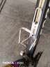 ROGTYO自行车水壶架山地车配件碳纤纹铝合金可调水杯架公路单车水杯架 银 铝合金款（送PC水壶架） 实拍图