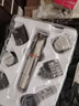 约克多功能剃须刀电动理发器电推剪成人剃须理发鼻毛三合一刮胡子刀自助剃头刀两用全水洗自己剪发神器 六合一整容套装+1个备用剃须刀头+围布梳子海绵 实拍图
