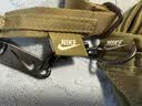 耐克NIKE单肩包中性斜挎包SPORTSWEAR休闲包CW9304-276橄榄绿小 实拍图