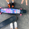 与板与长板宇宙奇点滑板新手入门板男女生舞板刷街代步平花板 114cm娃娃墙 黑纱粉轮 实拍图