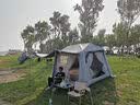 牧高笛（MOBIGARDEN）帐篷户外露营便携自动速开防雨防晒大空间屋型黑胶帐篷假日山居 山居5.9(升级黑胶版)晨雾白 实拍图