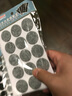 欧太力（OUTILI） EVA毛毡自粘型桌椅脚垫 地板保护垫 防潮家具脚垫 沙发防滑垫片 灰色毛毡圆形直径29mm 45片装 实拍图