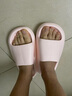 名创优品（MINISO）糖果色四季家居拖鞋轻便软弹男女士浴室防滑拖鞋厚底踩屎感鞋子夏 女款（草莓粉37-38码） 实拍图