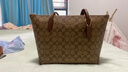 蔻驰（COACH）【品牌直供】女士中号托特包单肩手提包卡其色拼棕色4455 实拍图