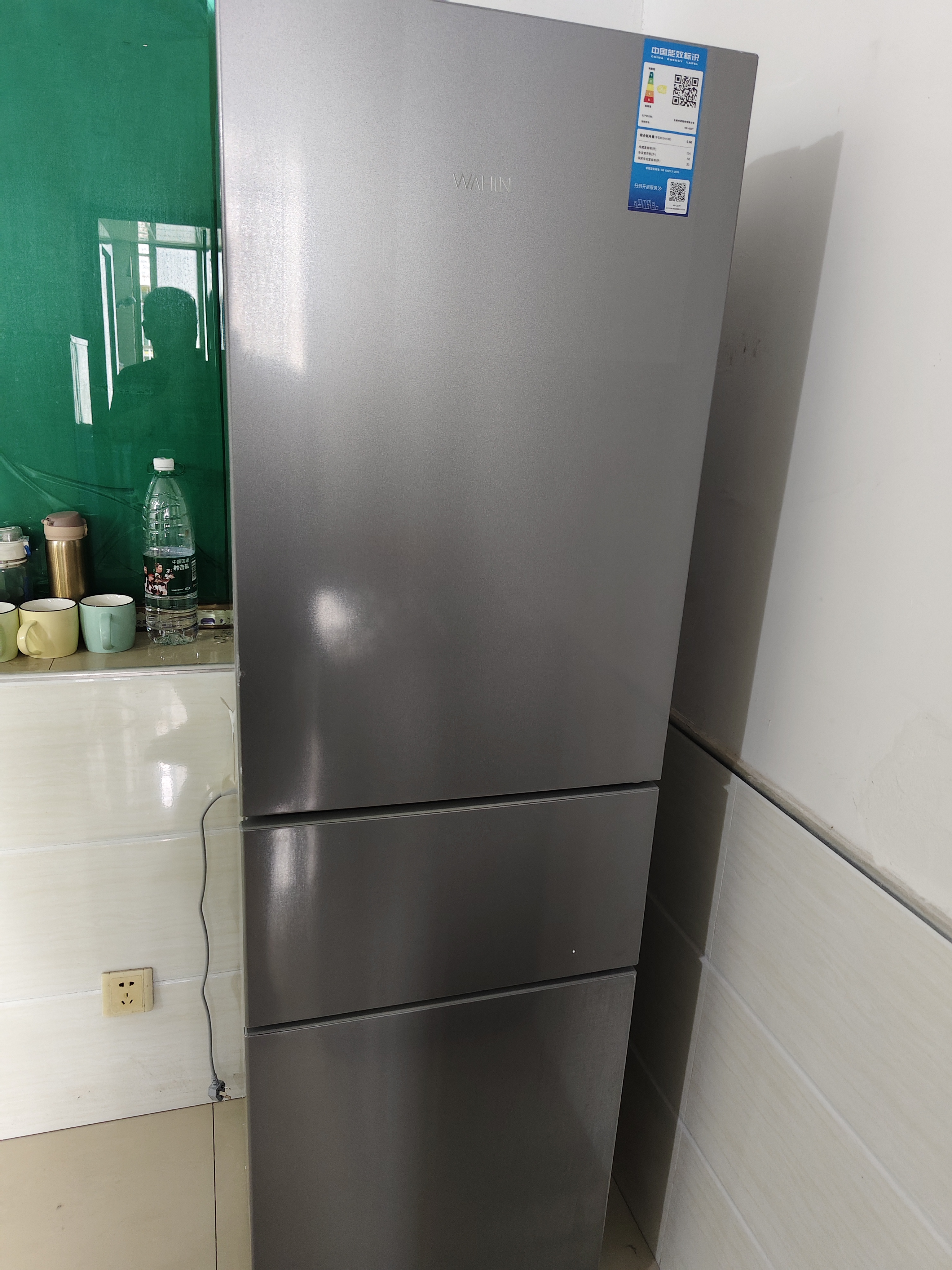 华凌 美的冰箱出品223三门电冰箱节能低音三门三温三开门小型家用租房优选冷冻冷藏小冰箱HR-223T 实拍图