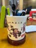 悦灵美 中式风办公室书房桌面陶瓷笔筒景德镇瓷器工艺装饰品办公桌摆件 青山红树-配木底座 实拍图