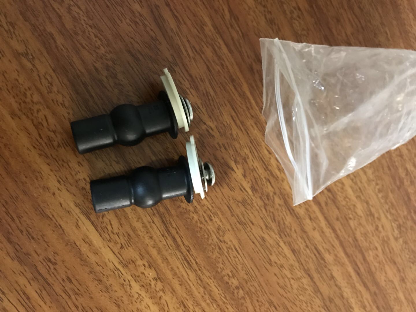 泰歌（Taige） 通用马桶盖配件 坐便盖连接件 老式固定膨胀螺丝 通用美加华 浪鲸 尚高 乐家 通用橡胶膨胀螺丝 一对 实拍图