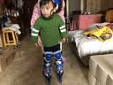 捷豹溜冰鞋儿童轮滑鞋男女初学者旱冰鞋可调滑冰鞋 深蓝前轮闪光（头盔+护具+鞋包） S (105)小码S（鞋标31-34）3-5岁穿 实拍图