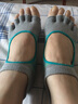 康愫雅瑜伽袜五指防滑专业训练女士舞蹈学生袜子透气露趾露背五指瑜伽袜 露趾露背-条纹青撞灰 均码 实拍图