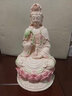 戴玉堂 德化陶瓷坐莲观音菩萨佛像摆件家用供奉微笑观世音娘娘 家居客厅办公室佛堂装饰摆设 18吋合家平安观音 玉红瓷 D01-368A 实拍图