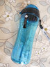 乐扣乐扣 夏季塑料水杯 便携男女学生运动水杯 手提喝水杯 带挂绳 550ml蓝色 实拍图