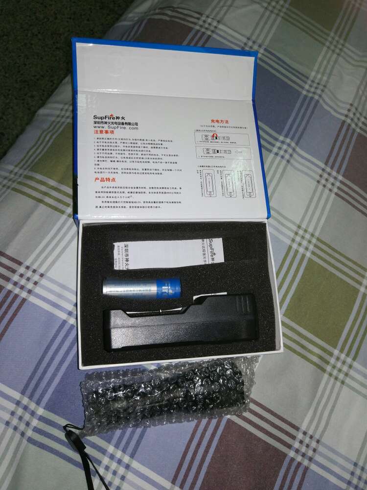 神火（SupFire）F3 LED强光手电筒调焦充电迷你LED户外骑行防水远射 XPE+1电池+充电器 实拍图