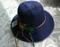 七襄 帽子夏天遮阳帽女出游度假草帽户外休闲防晒帽纯色可折叠小檐花朵太阳帽凉帽 藏青色 实拍图