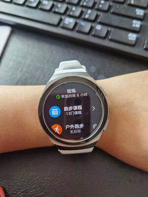 华为手表watch gt2 游泳怎么样,华为gt2与苹果watch3对比 -品牌评测街