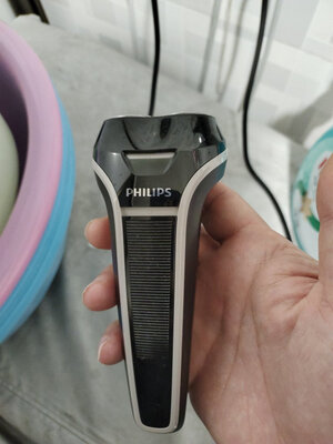 刀头进口类型:旋转式剃须刀续航时间:30分钟以内适合肤质:普通肤质