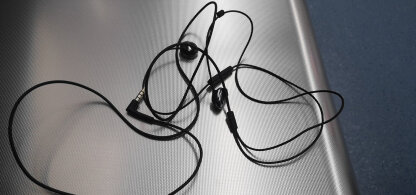 飞利浦有线运动耳机耳挂入耳式立体声音乐耳机怎么样入手更具性价比!优缺点分析测评