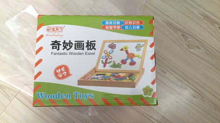 趁双11来到的季节，很美好的价位，多拍几套，放孩子店里，看好卖不好卖。为即将到来的春节，储存点货，收到以后打开包装箱，没有怪味儿，小黑板，不错，挺喜欢的，适合孩子们玩。