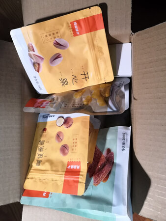一直喜欢良品铺子，味道好，就是价格还是有点点贵了