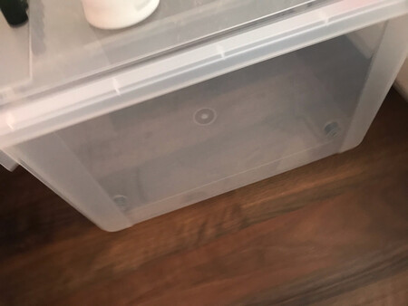 首先京东服务没得说，箱子比想象中薄了点，但也可以将就用，用来做收纳很好。