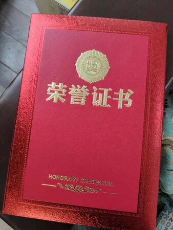 产品设计：产品的设计还可以，这款产品关注了很久，是单位搞工程的时候一起买的。使用起来效果还可以。颜色的红还可是可以接受的。真是好呵护我们的活动邀请环境。使用起来效果还是比较好的。具体关注这些商品的。