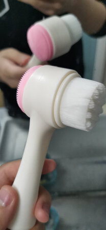 物美价廉，喜欢，刷毛很细触感非常棒，两面不一样的功能非常好用！与卖家描述的一致，非常满意,很喜欢，发货速度非常快，包装非常仔细、严实，运送速度很快，很满意的一次购物！物流速度很快，感觉质量不错，满意的一次购物，祝商家生意兴隆！以后有需要的还会在过来看看！