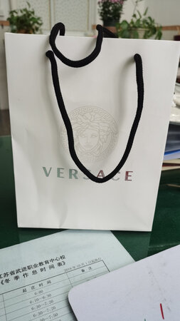 没拆呢 担心破 打算送人