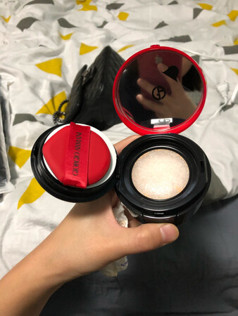 双十一买的，可以说是非常的合适了，收到货后试了一下，很细腻，但是无法查验真伪，和朋友在专柜买的对比了一下，没有不同，很满意，赞赞赞，而且京东物流一如既往的快，第二天几天到了，棒！