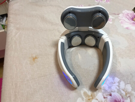 宝贝收到，迫不及待试一下，产品高大上、操作简单有9种模式调节功能还送两个电磁片，颈椎暖暧好舒服，真是颈椎不好的人福音！