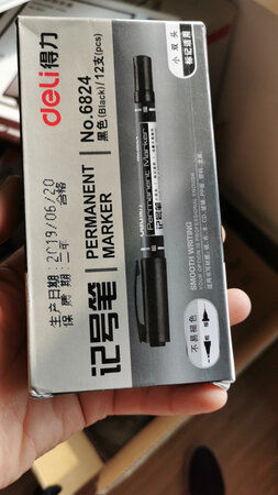 出水好，笔尖细，可以钩花线，非常好用