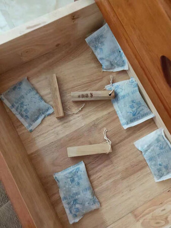 东西很不错，看上去高端大气上档次，真空的，希望效果也可以名副其实，买回来已经拆开在使用了，过段时间再检测一下吧，家里有小孩，所以特别谨慎，希望真的是新房子的福音，用的好了会推荐个邻居好友的，客服态度也特别好，有问必答，过段时间再来追平吧