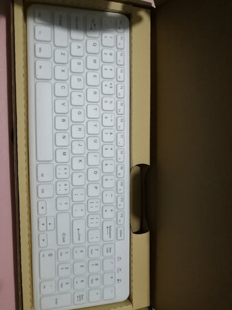 一打开非常惊喜，连上我的旧电脑反应速度非常快。键盘确实很好用，非常赞。