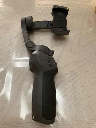 防抖效果：非常好
物有所值，拍出来的视频感觉很专业。除了要等20多天，其他目前还算满意