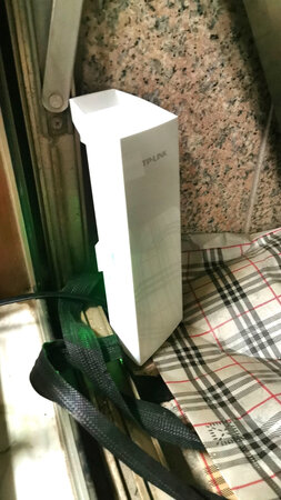 传输速度：双千兆一点都没虚标，接收端速度几乎跟主路由相同
稳定性：连续三小时压力测试十分满意
操作难易：简单易用，即插即用毫无难度
