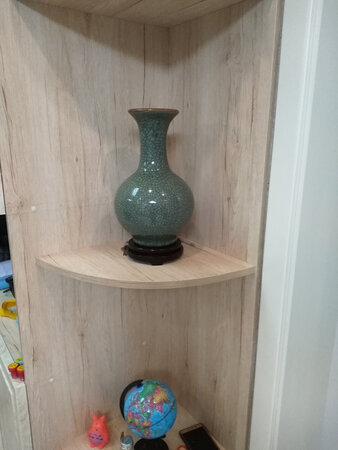 东西不错，底座的质量也很好，就是色差有点大