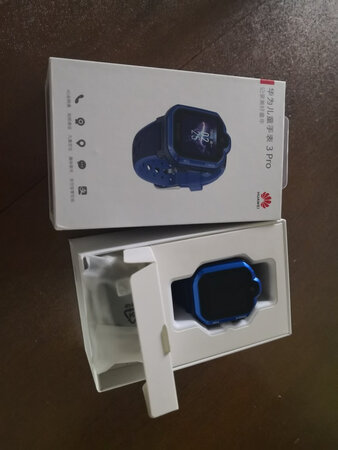 没想到这么快到，手感不错，希望比上一个手表电话好用。