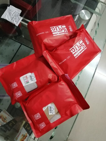 收到货试了一下，有点肥，分号就完美了，不过面料很柔软弹性很好，