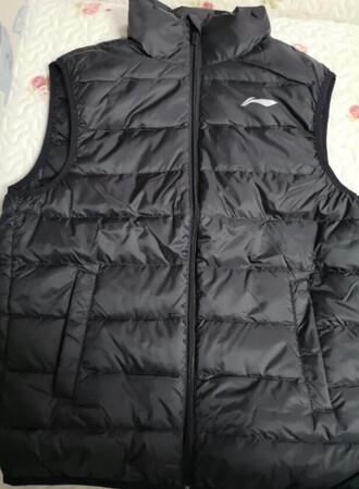 羽绒服质量不错，是正品，打算在入手一件