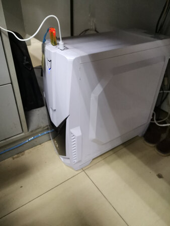 机箱外观：机箱很漂亮
性能配置：性价比还是蛮高，办公用足矣。
散热性能：大机箱散热优秀