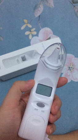 很方便，测的温度也挺准的??????