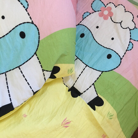 买的他家的被芯，买的他家的被套，小被子用着挺好的。