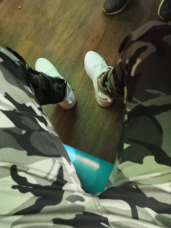 还不错本来买的大一码！又换了小一码的刚刚好！服务态度也挺好的！