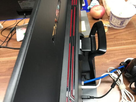 全套攀升品牌，高大上啊，开机秒开，ssd威力相当厉害，一体机做工也不错，只用一根电源线，桌面十分整洁，攀升大大法好！支持王总！