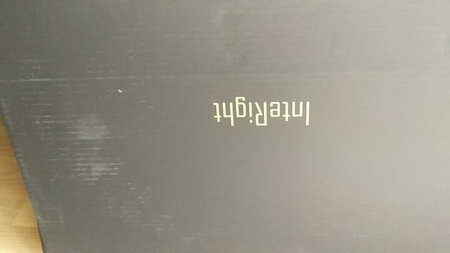 给弟弟买的，他在学校参加辩论赛，本来他是去租的，后来想想还是买一套吧