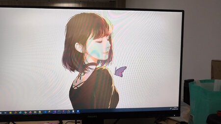 外形外观：可以升降和旋转，用来写代码还是杠杠的
尺寸大小：27寸正好
显色效果：颜色较为柔和没有我原来IPS的那么艳丽，不过看起来眼睛比较舒适