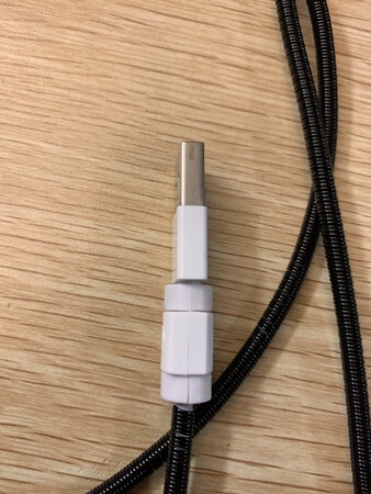 做工质感：材料不错
充电速度：充电很快