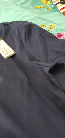 衣服很不错，里面抢多了，就是有点薄。买了二个颜色的，挺好。