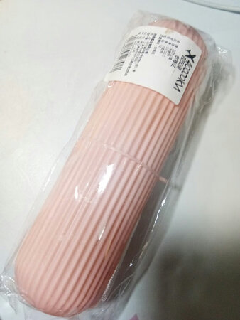 质量还不错，很厚实，关键是很小巧。