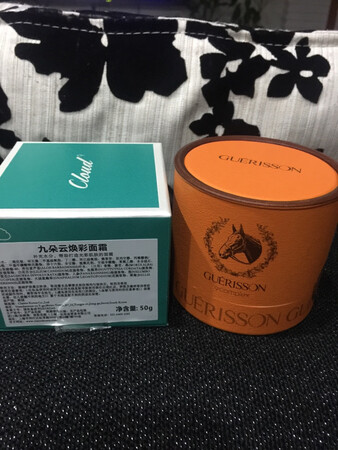 一直信赖此款产品，我老公特喜欢，一直催着我买，都用两三年了、祛斑淡化还保湿