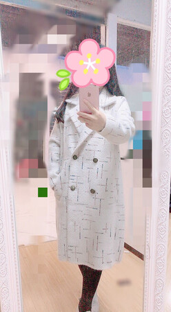 衣服很漂亮，穿上好看，质量很好，也保暖，颜色好看，穿上显皮肤白，很满意，下次还会光顾店铺哦